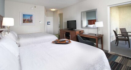 Hampton Inn by Hilton Tucson-Airport Room Type - 2DBL POOLVIEW -BALCONY NS