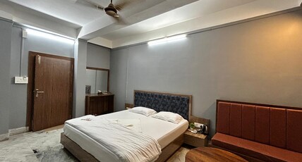 Shree Tulja Bhavani Restauarant & Lodge Room Type - Deluxe Room with Air conditioning Shree Tulja Bhavani Restauarant & Lodge Room Type - Deluxe Room with Air conditioning