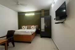 Hotel O Vineet Khand Gomti Nagar Formally Raas Inn