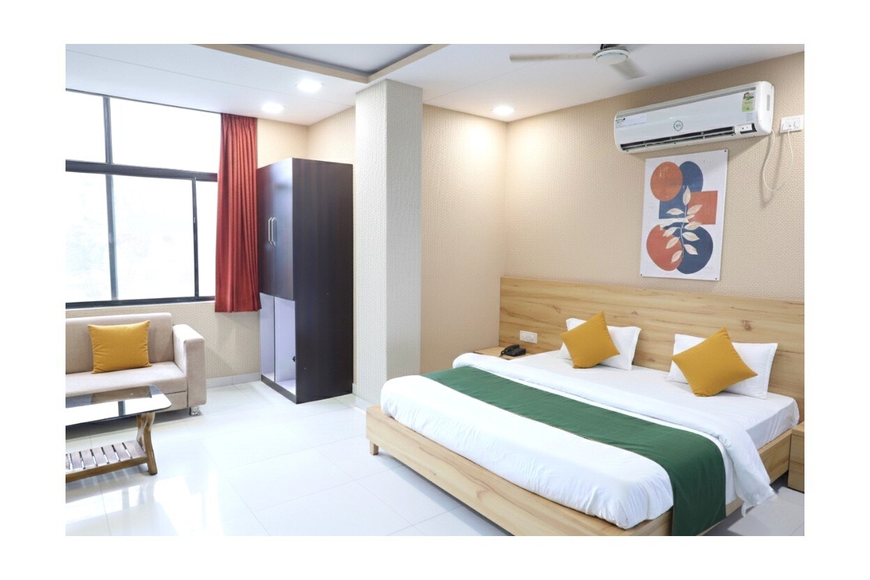 Hotel Vallabh Vilas - Tap to explore photos