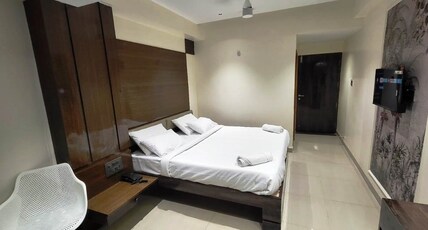 Model Grand Inn Room Type - Deluxe Double Room
