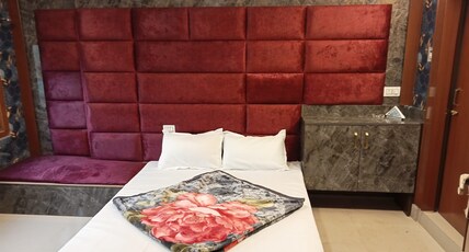 Hotel Rooma Room Type - Standard Room 2 Bed