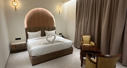 Hotel Grand Meriton (Near Bus Stand) Room Type - EXECUTIVE