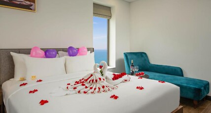 Santa Luxury Hotel Room Type - King Suite with Sea View