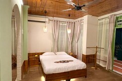 Aalay The Riverbank Homestay