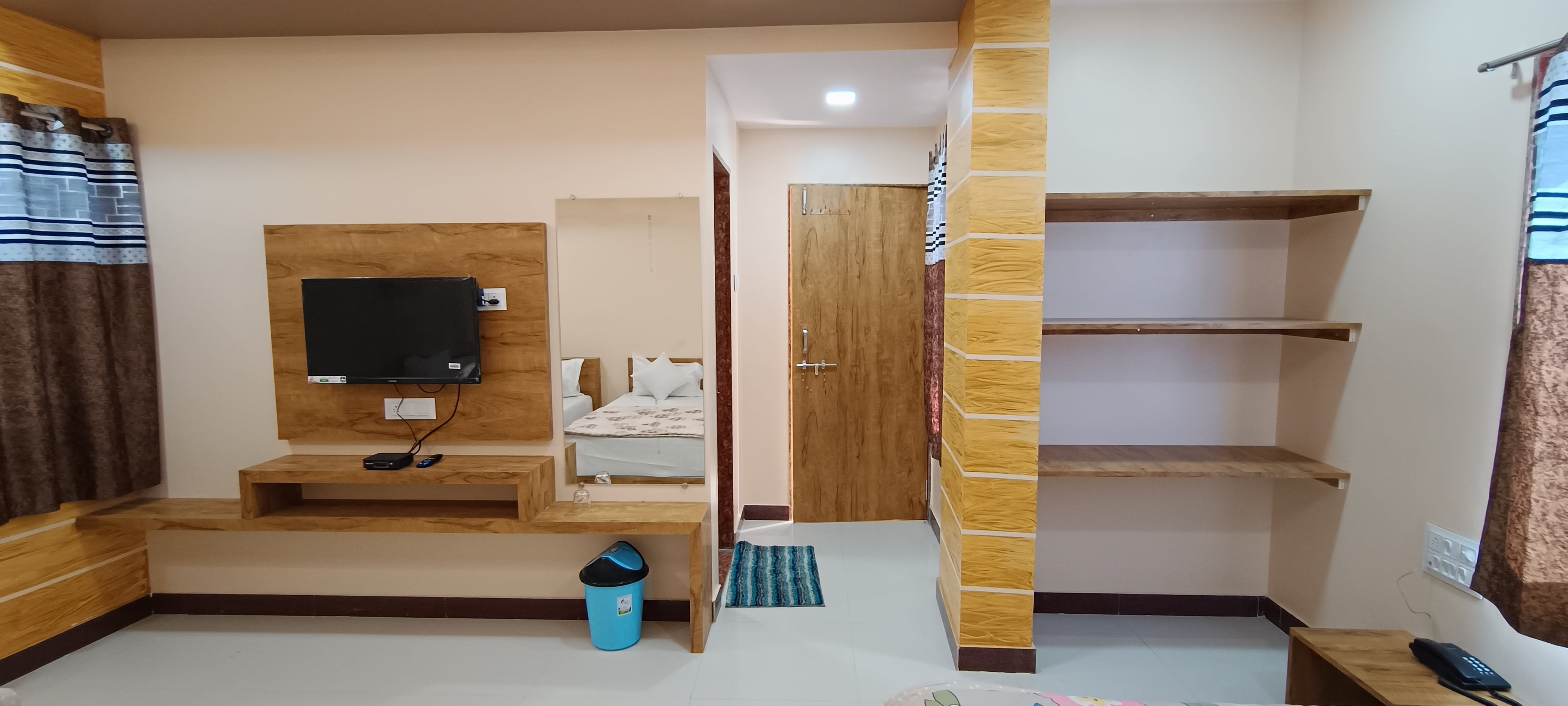 Hotel Vandana Dwarka - Tap to explore photos