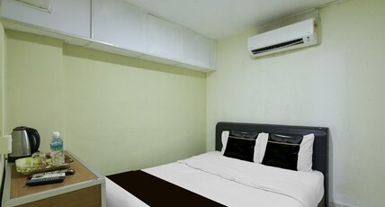 Collection O Near Taiping Mall Formerly Axis Hotel Room Type - Standard Queen Room - No Window