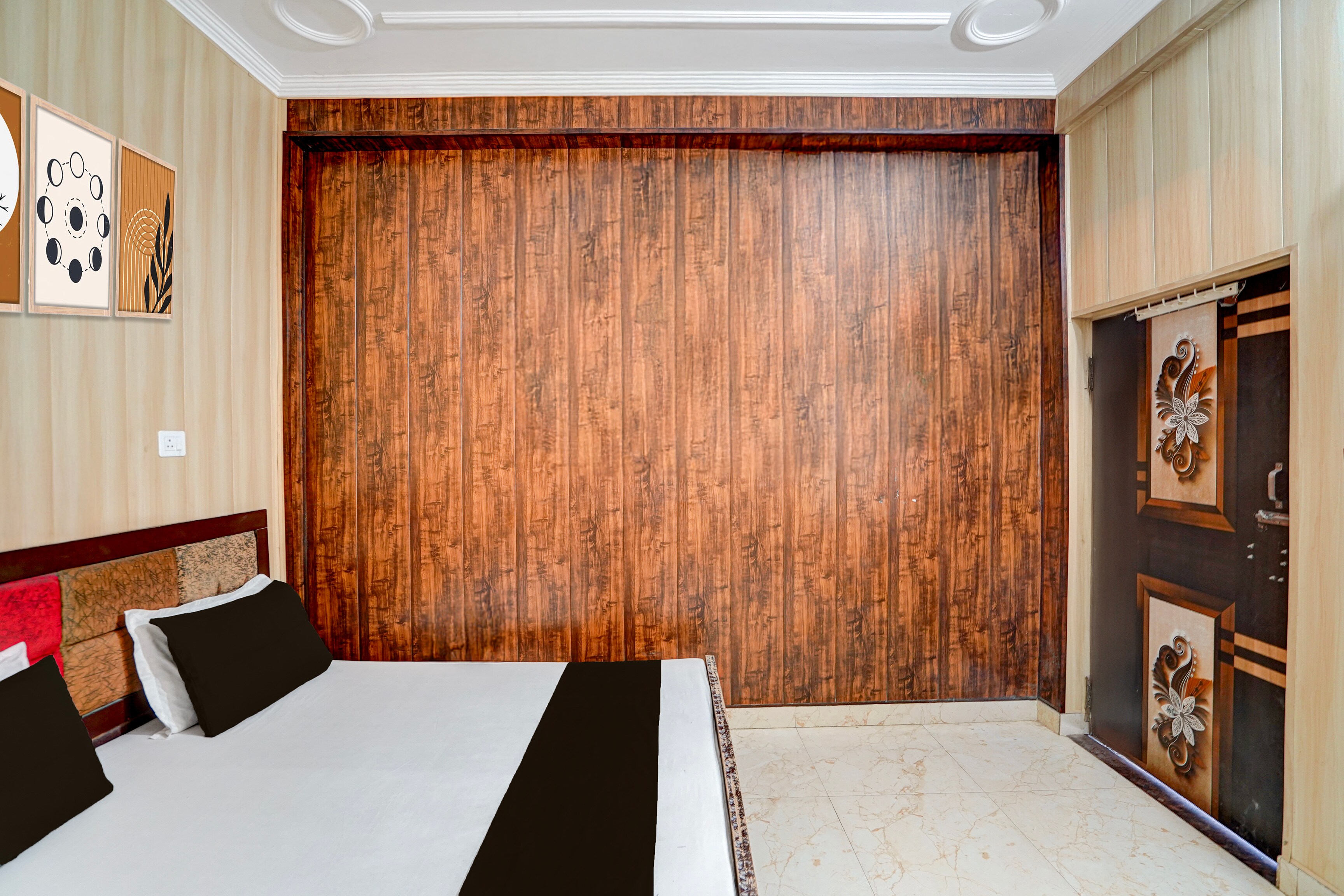 Hotel O Shri Gauri Shankar Dham - Tap to explore photos