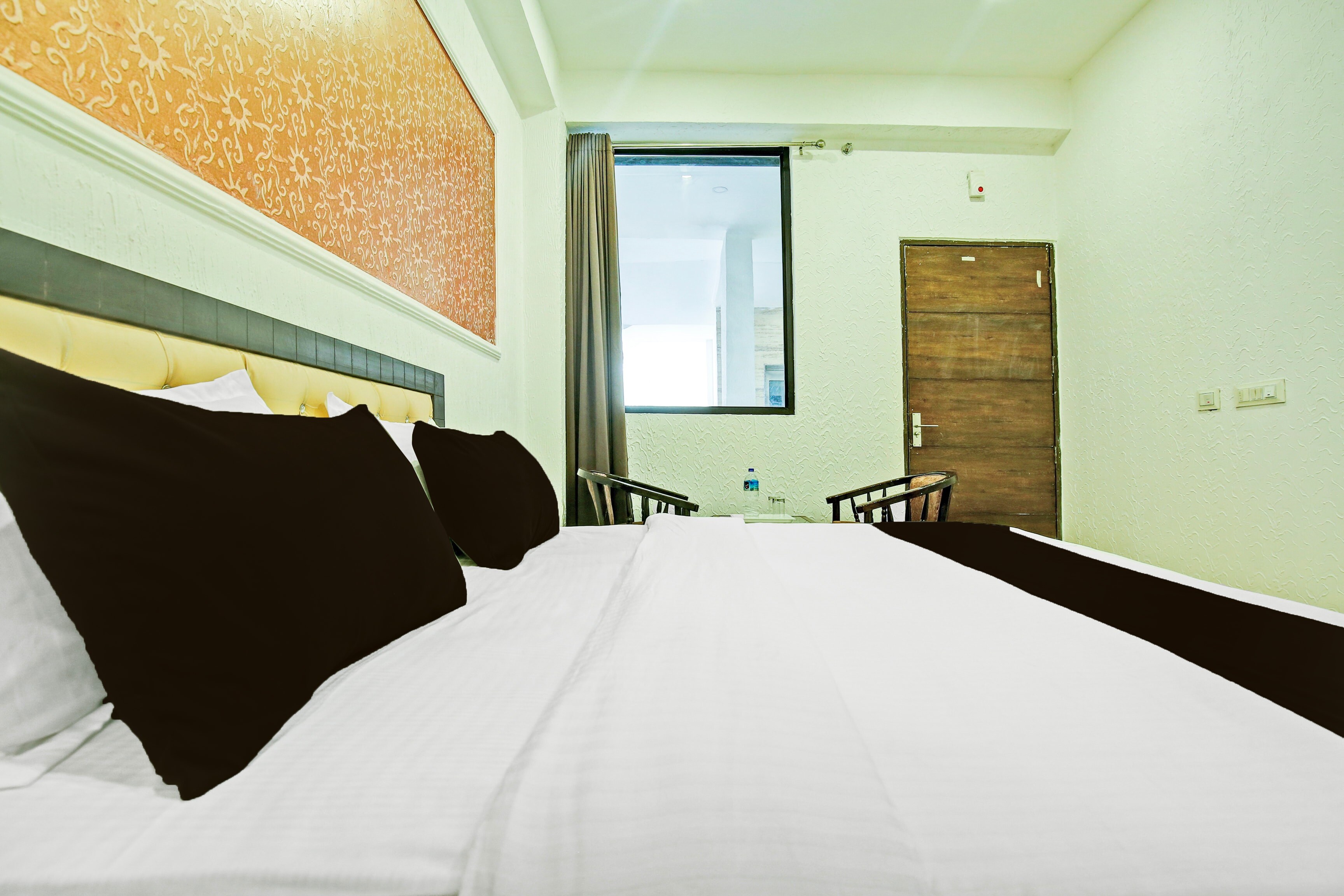 Hotel O HC Mount View - Tap to explore photos
