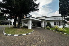 Townhouse Oak Casa D'Ladera Bandung