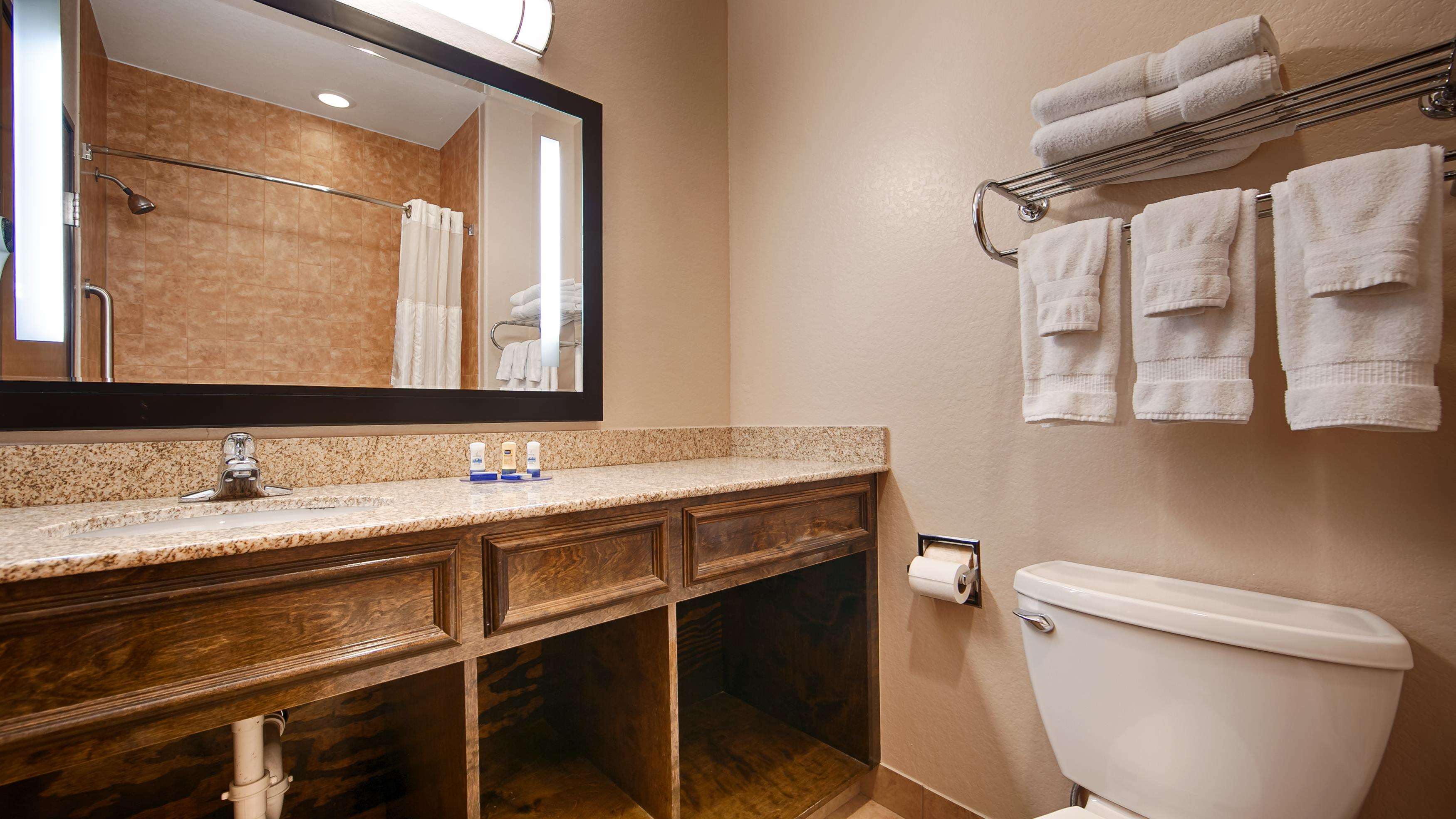 Best Western Plus Palo Alto Inn & Suites - Tap to explore photos