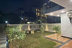 Photos of Luxury AdA STays DLF Phase 4 near Galleria