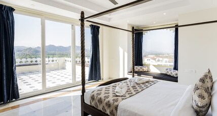 THE ROSEWALK HERITAGE Room Type - Junior Suite with Bathtub and Terrace