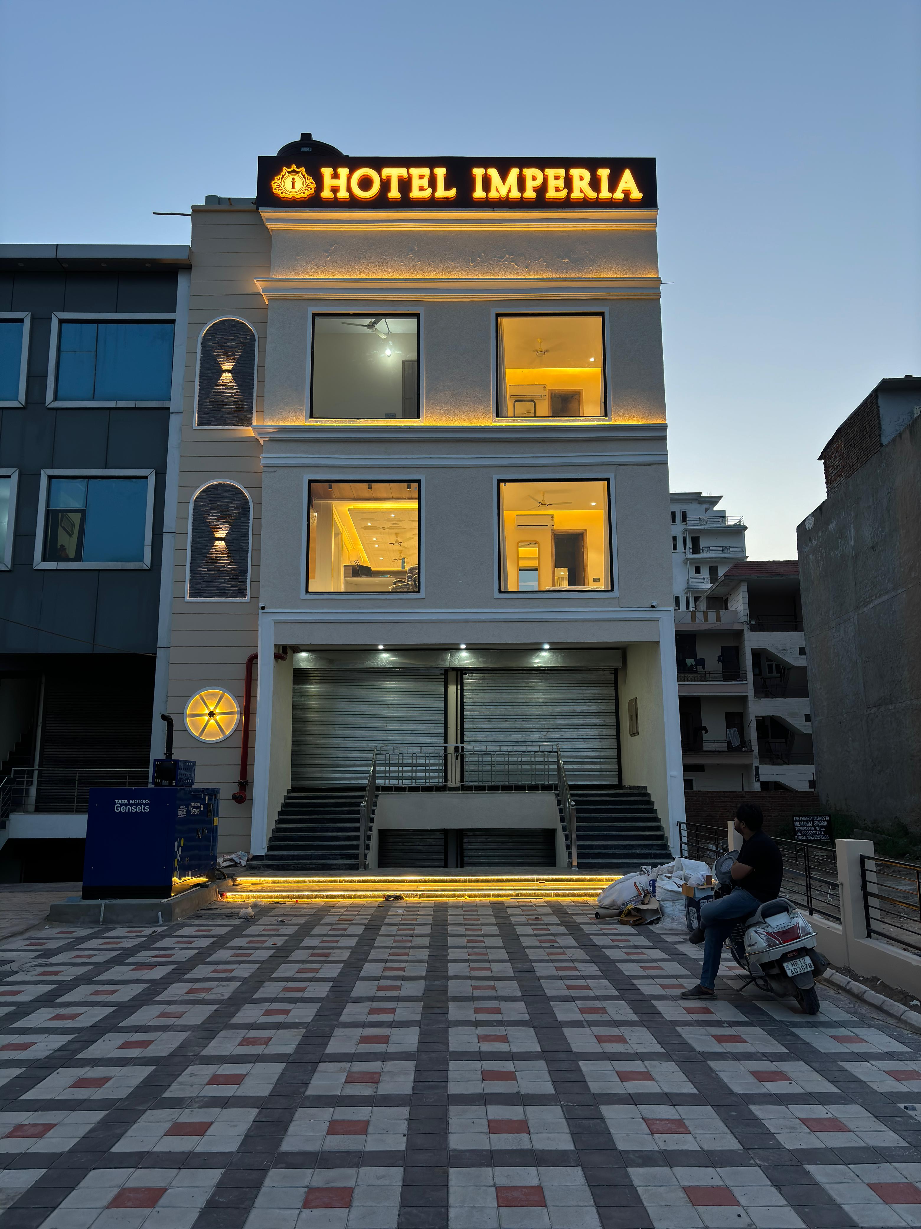 HOTEL IMPERIA - Tap to explore photos