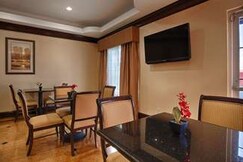Best Western Plus Manvel Inn & Suites