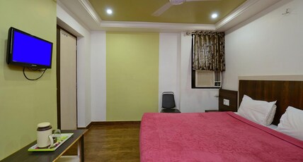 Hotel Tulis Room Type - Deluxe AC Room
