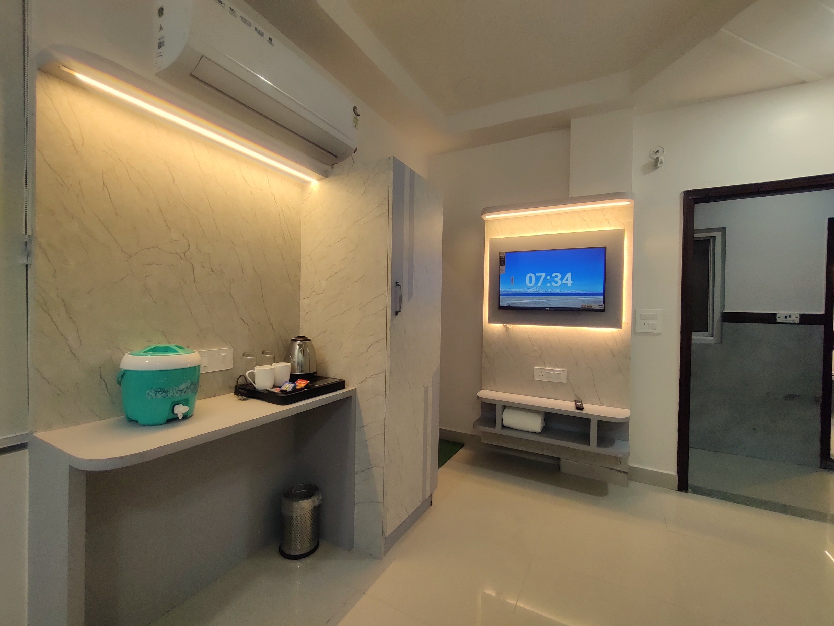 Hotel RN Residency Vrindavan - Tap to explore photos