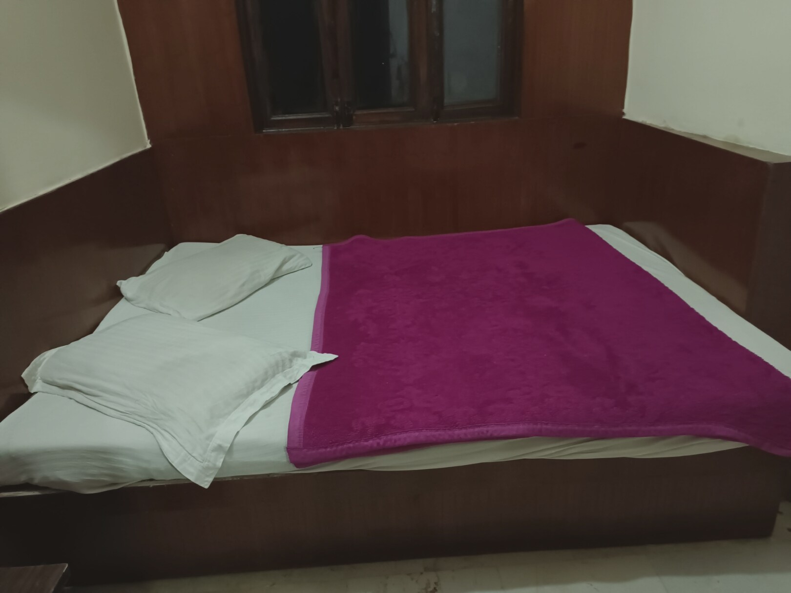 Mahesh guest house - Tap to explore photos