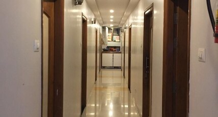 Hotel Sai Shatabdi Room Type - Family Four Bed Room. NON A.C. with 2 King-size Bed