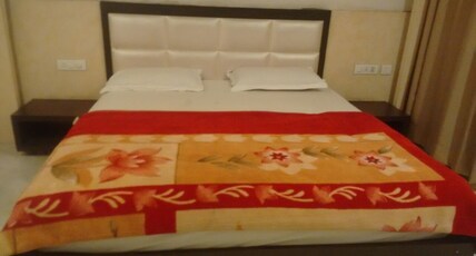 Hotel Raj Palace Room Type - Deluxe AC