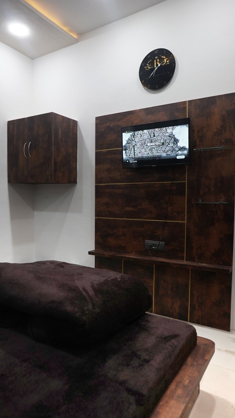 Hotel The Billa - Tap to explore photos