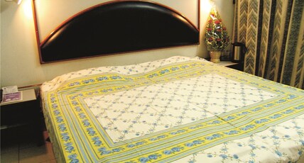 Hotel Arun Room Type - Deluxe AC Room