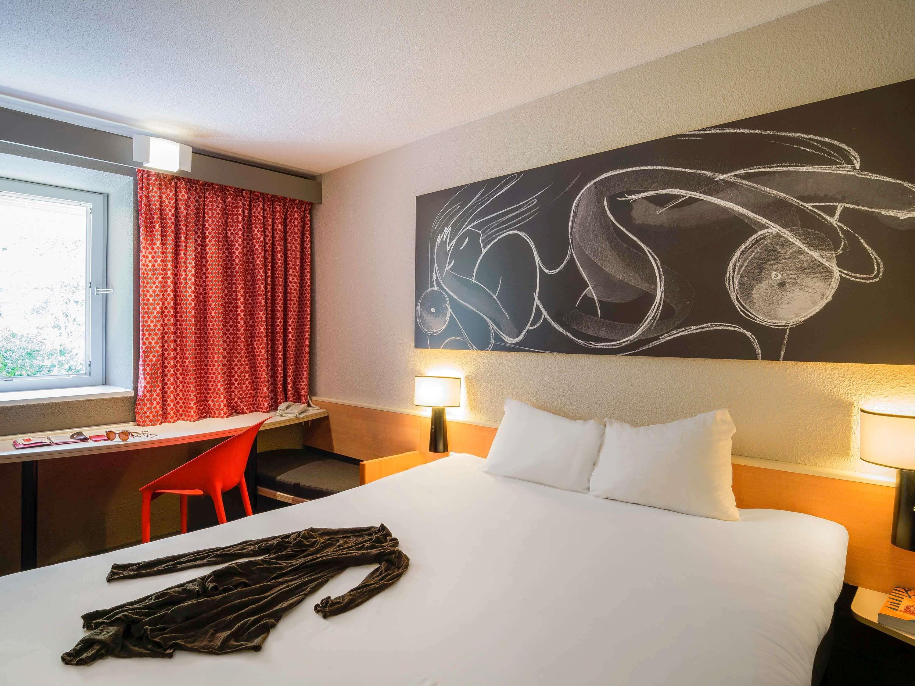 ibis Antibes Sophia Antipolis - Tap to explore photos