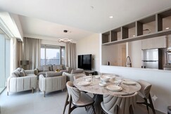 ELIVAAS Curated 3BR Suite next to Dubai Mall with Burj View