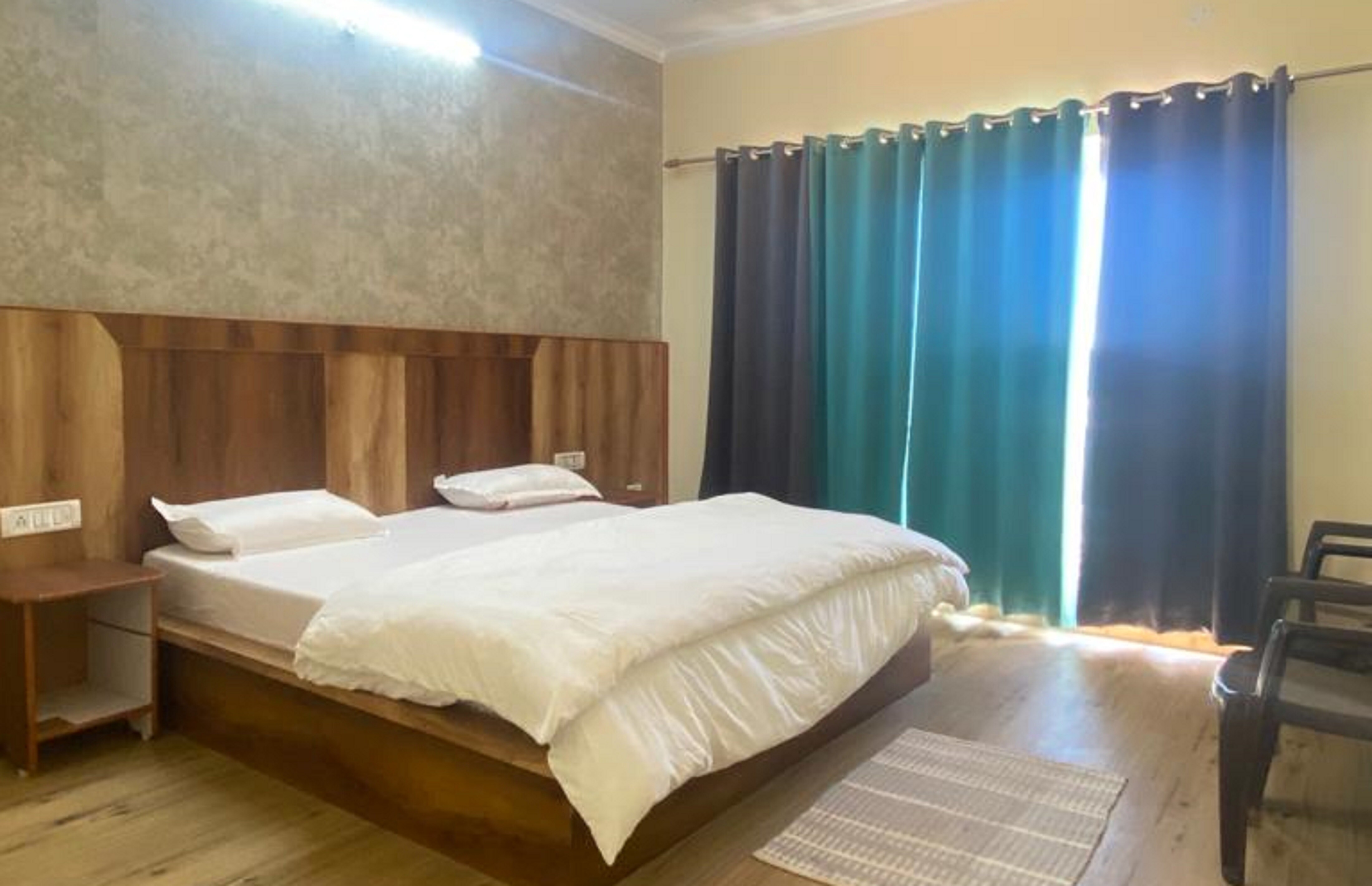 Shiva Moir Guest House - Tap to explore photos