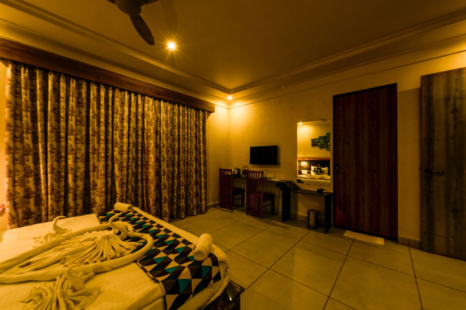 Van Vihar Resort - Tap to explore photos