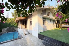 Cozy 2Bhk with A c Hall Perfect For Small Groups