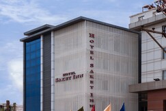 Hotel Saket Inn