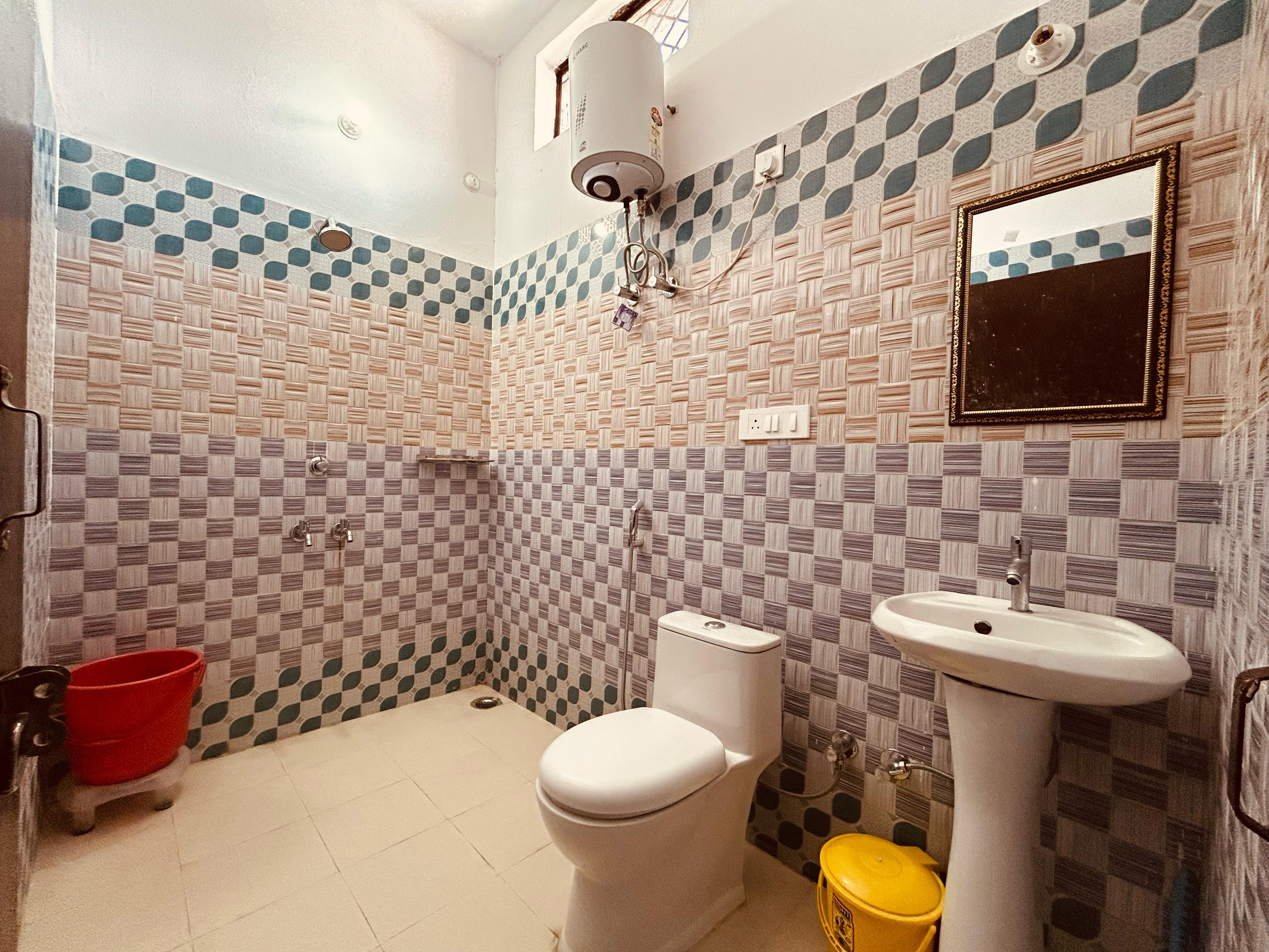 Hill view hotel and tourist lodge - Tap to explore photos