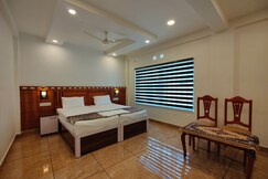 Malabar Residency (500 meter from Periyar National Park Gate)