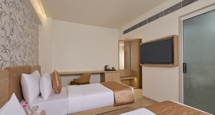 Biznotel by Pride Motera Room Type - Deluxe Twin