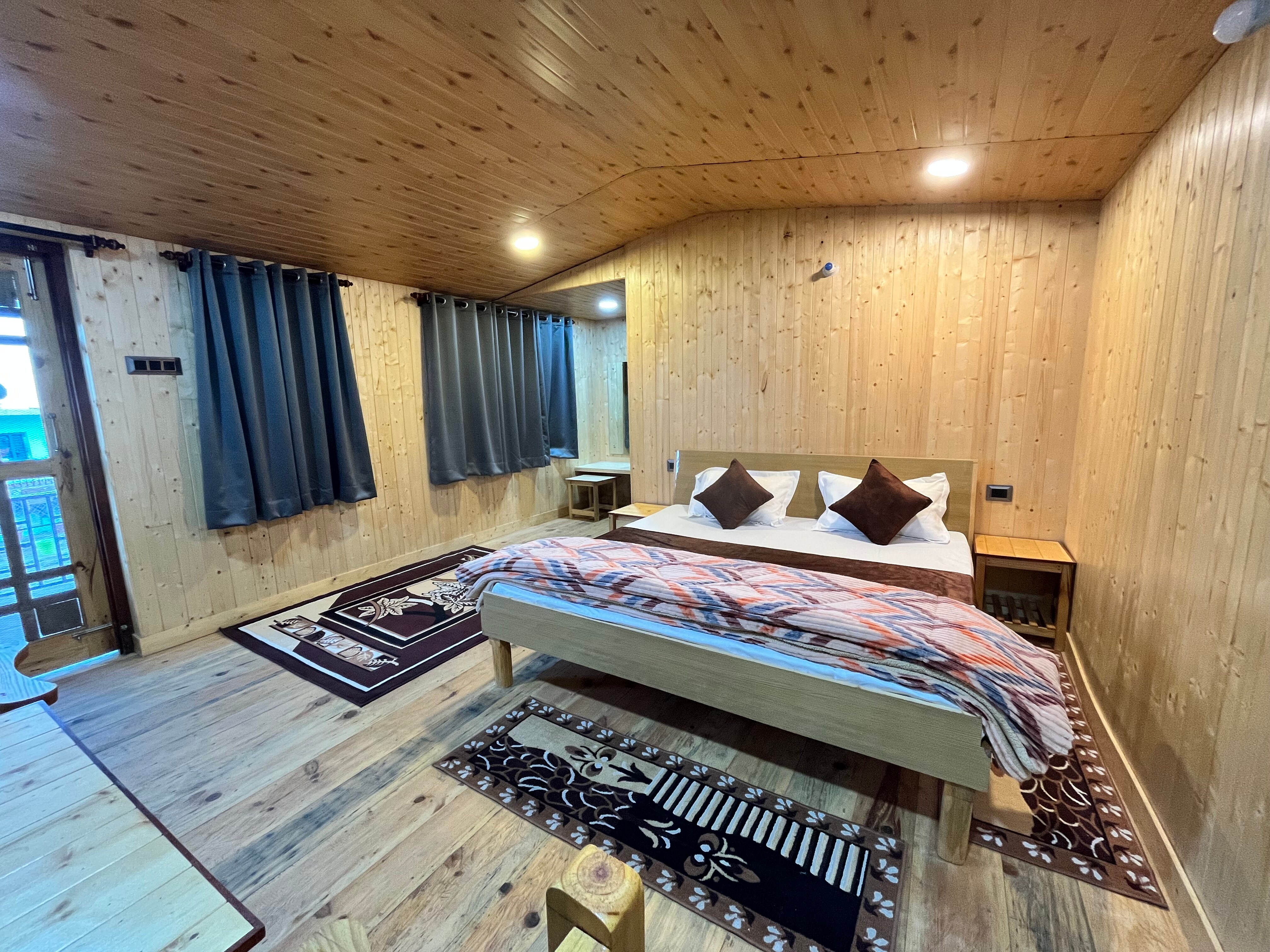 Homestay The Pine Retreat, Jainti - Tap to explore photos