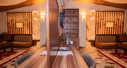 Busy Bee Resort Room Type - Suite