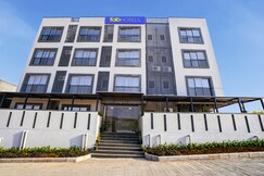 FabHotel Sahyadri Mantram