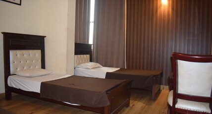 SAK Royal Residency Room Type - Triple Bed Non A/C Room
