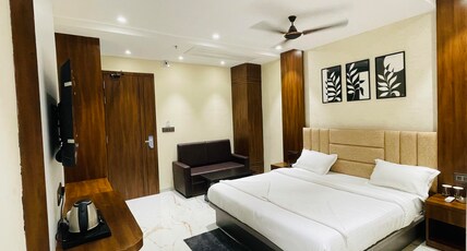 Hotel Narmada Residency Room Type - Business Club Room