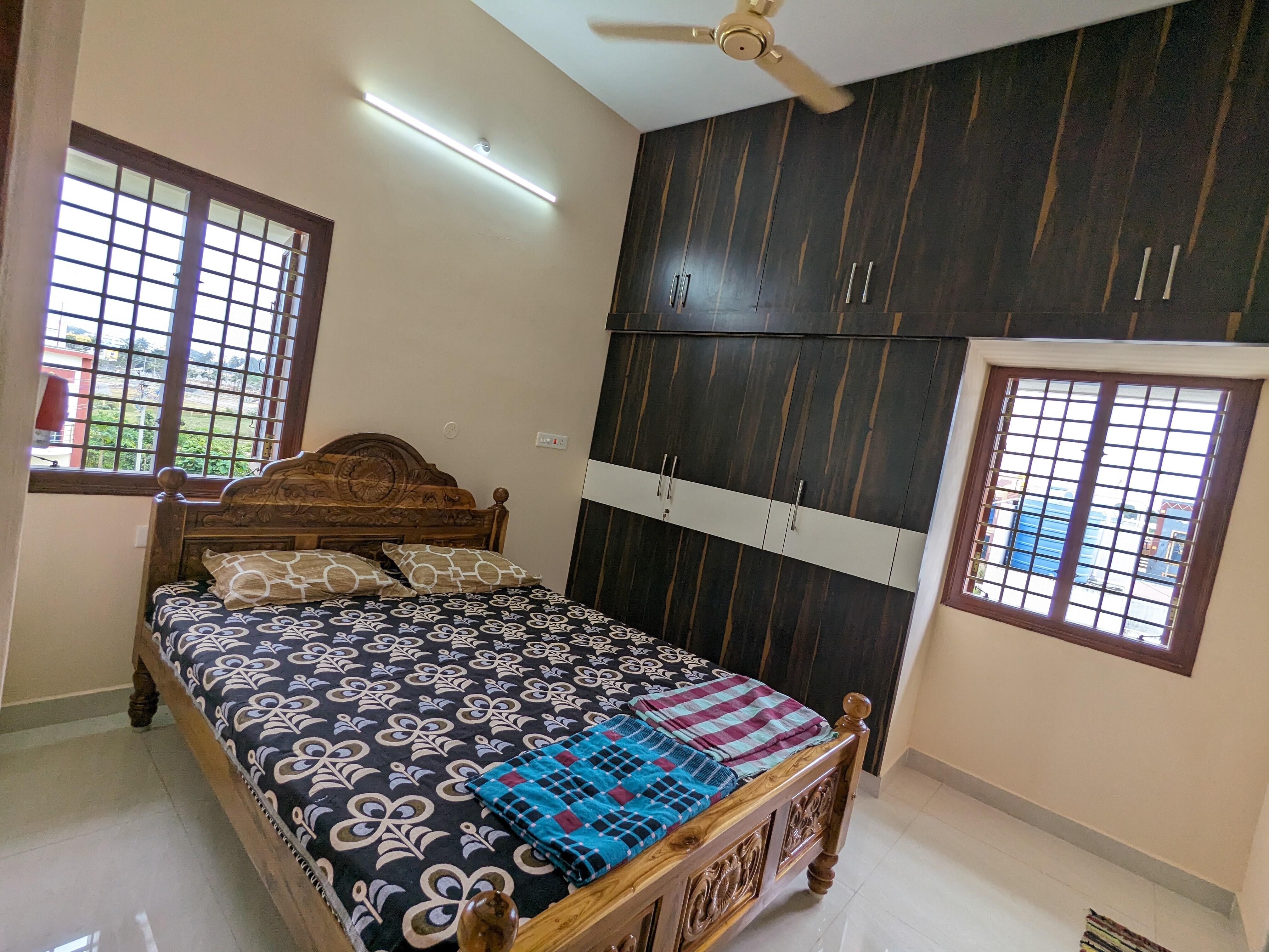 JO's Homestay - Tap to explore photos