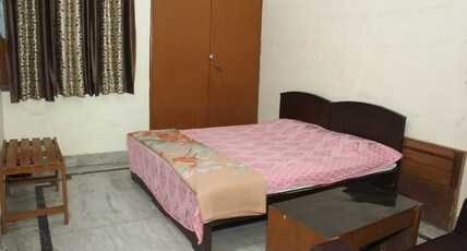Rahi Tourist Bunglow Badaun Room Type - Air cooled