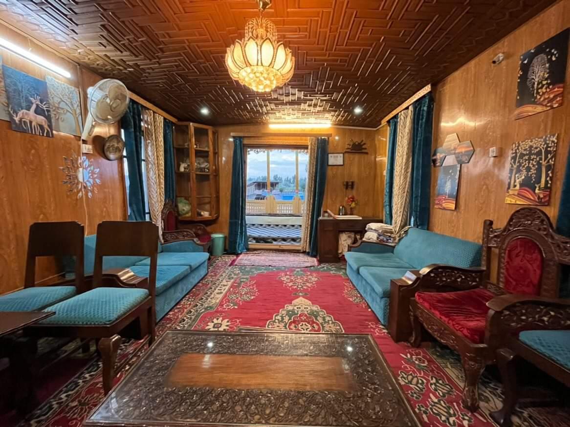 New Silver Jublee Group Of Houseboats - Tap to explore photos