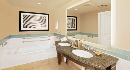 Parc Soleil by Hilton Grand Vacations Room Type - 1 BDRM 1KG SUITE ACC TUB