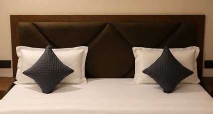 Hotel luxora Suites Room Type - Deluxe Room with Air Conditioning