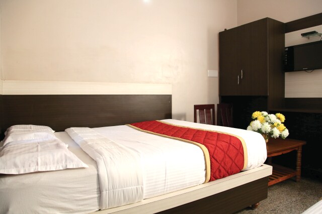 Shree Vara Residency - Tap to explore photos