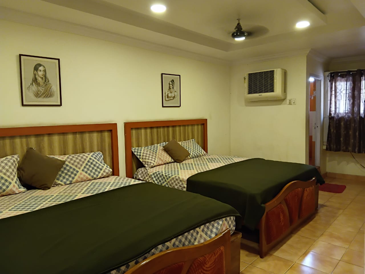 Brinda Executive Guest House - Tap to explore photos
