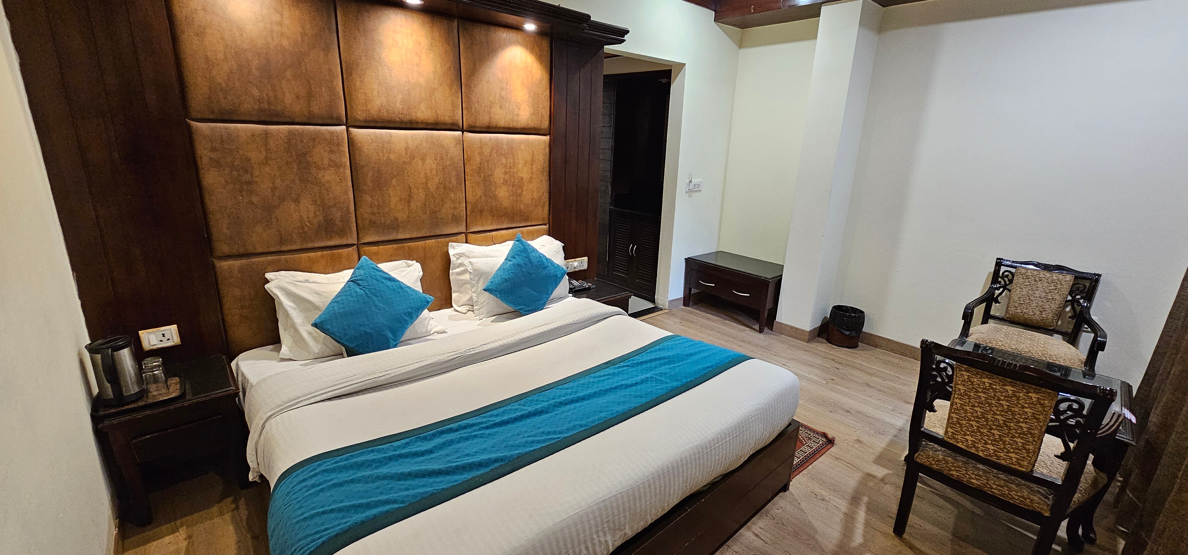 Hotel Naaz - Tap to explore photos