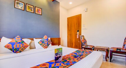 FabHotel Khushi Regent - Nr. DB Mall Room Type - Deluxe Room FabHotel Khushi Regent - Nr. DB Mall Room Type - Deluxe Room