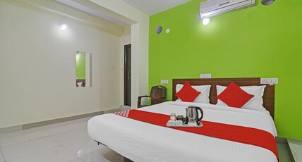 Hotel O Dk Reddy Square Room Type - Classic